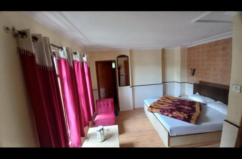 Hotel Harbans Shimla Buitenkant foto