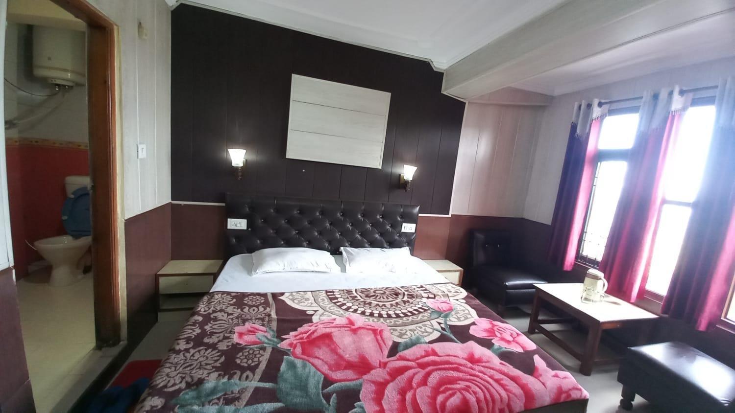Hotel Harbans Shimla Buitenkant foto