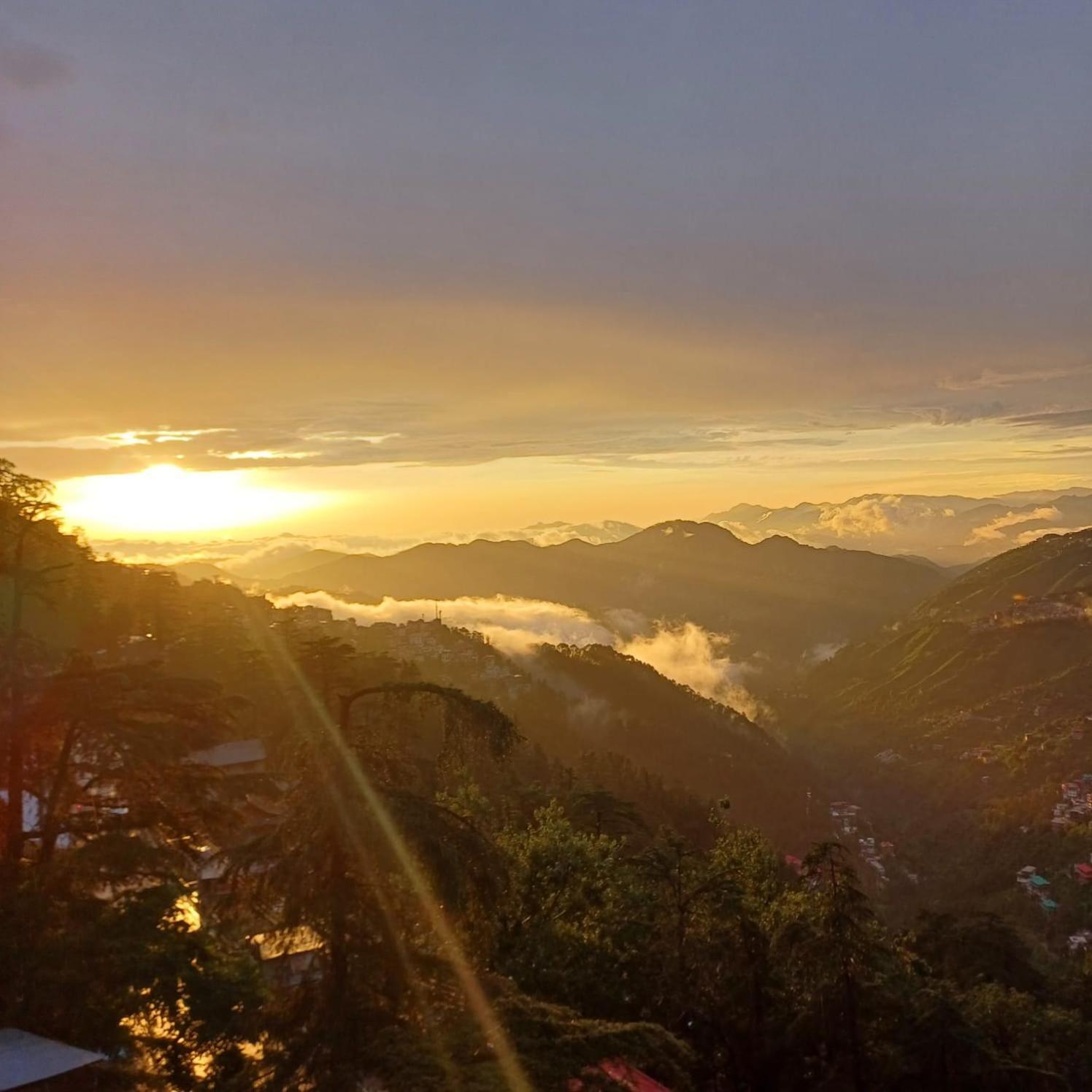 Hotel Harbans Shimla Buitenkant foto